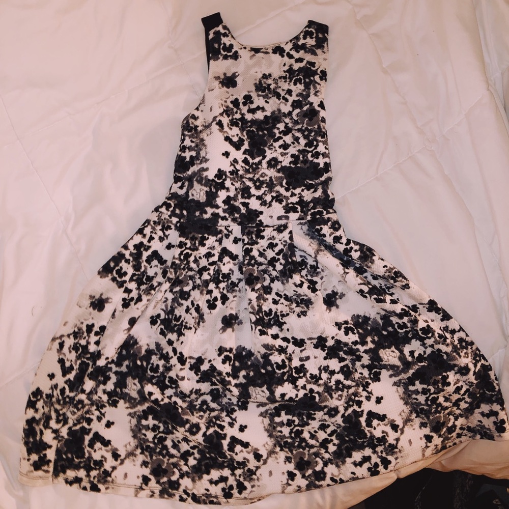 cute patterned dress!!